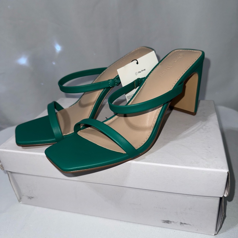 Elegant Green Strappy Heels